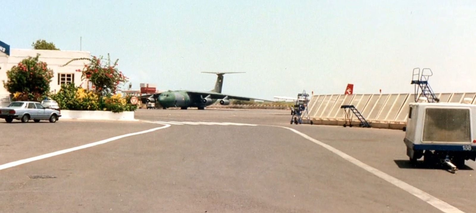 Aéroport de Djibouti, Piste d'attérissage 1982