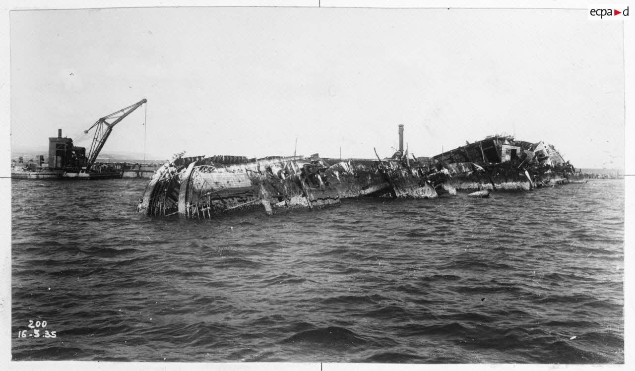 Port de Djibouti, épave du Fontainebleau 1926